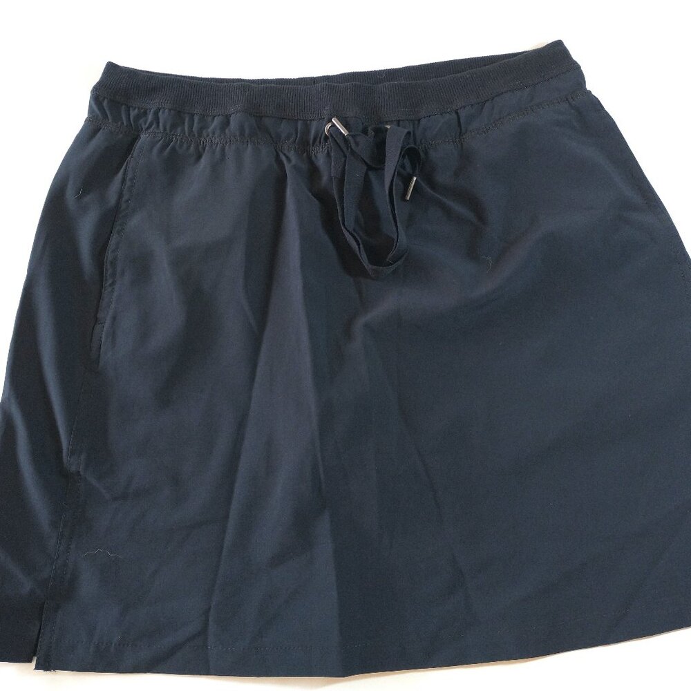 NWOT Green Tea Black Skort Size S